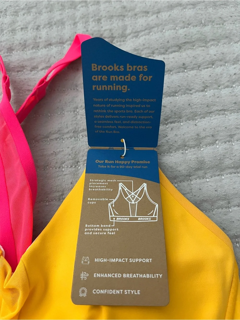 Brooks Yellow and Pink Run Sports Bra Women’s Small Drive Plunge Run Bra 2.0